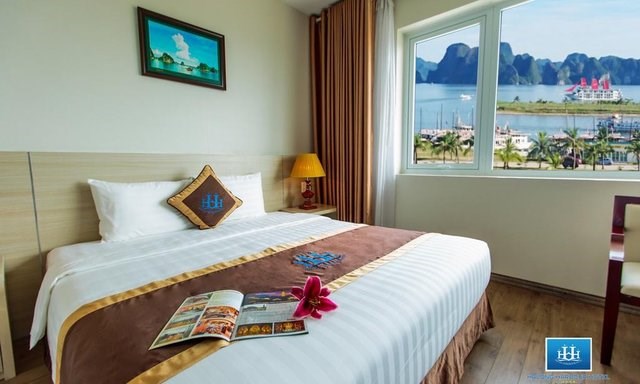 Khách sạn Hạ Long Harbour